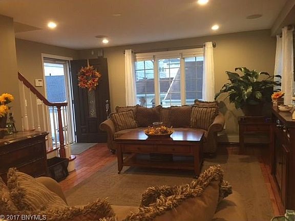 2nd image of 27 Melba Ct