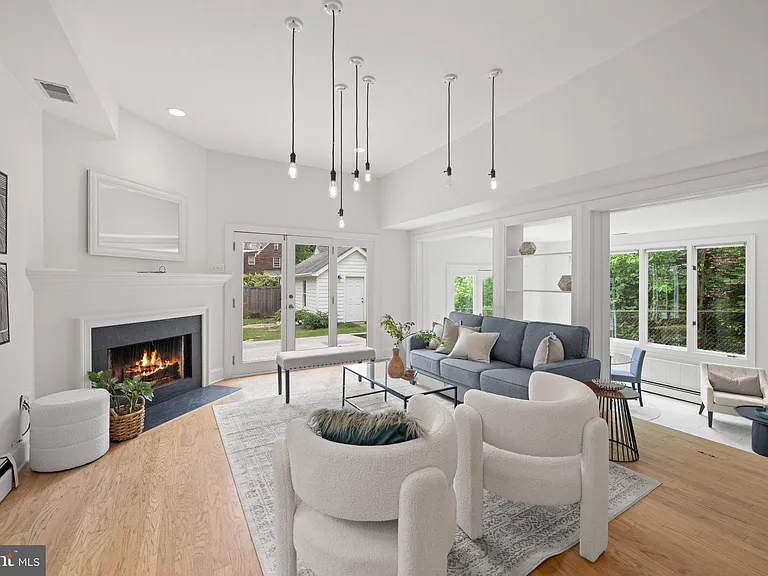 4830 Brandywine St NW — Photo 8
