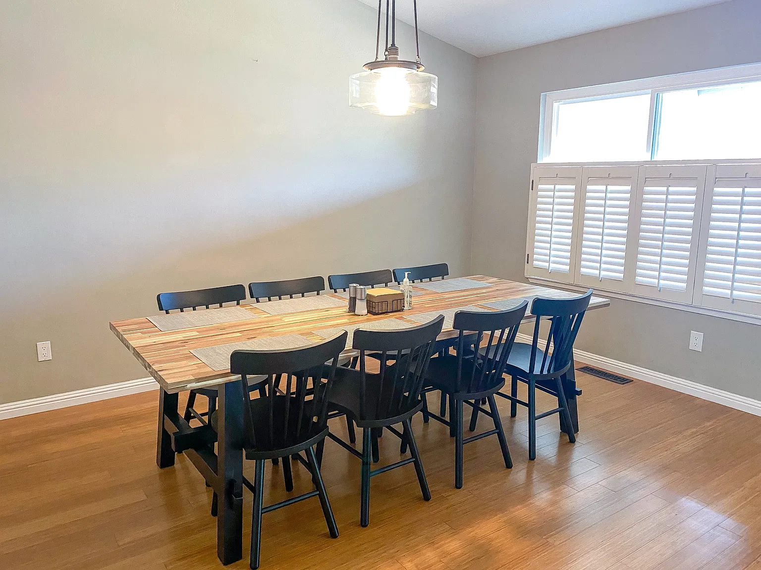 5082 Dupont Dr — Photo 4