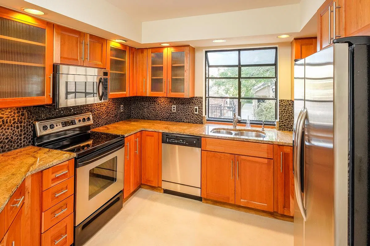 2 bed, 2236 sqft, $3,750 — Photo 4