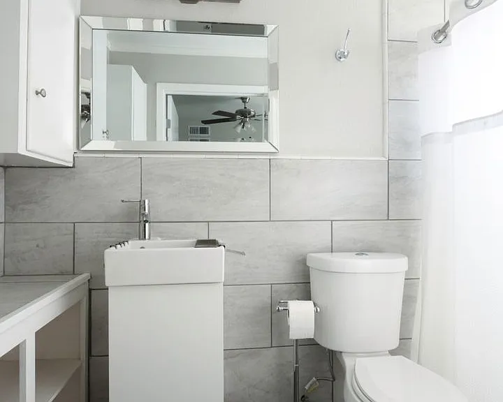 804 N Locust St — Photo 21