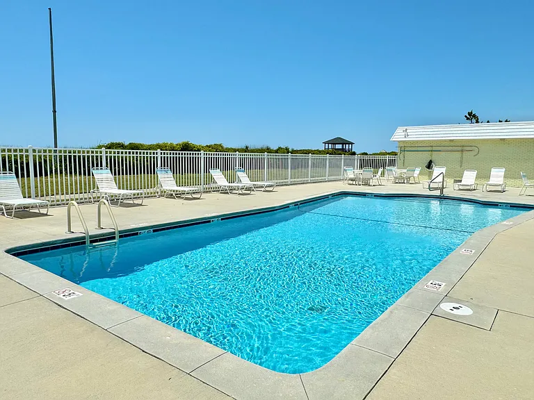 2401 W Fort Macon Rd — Photo 2