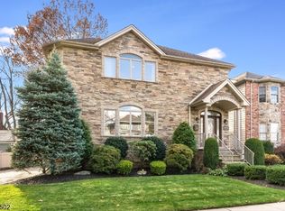 19 W Van Ness Ave, Rutherford, NJ 07070