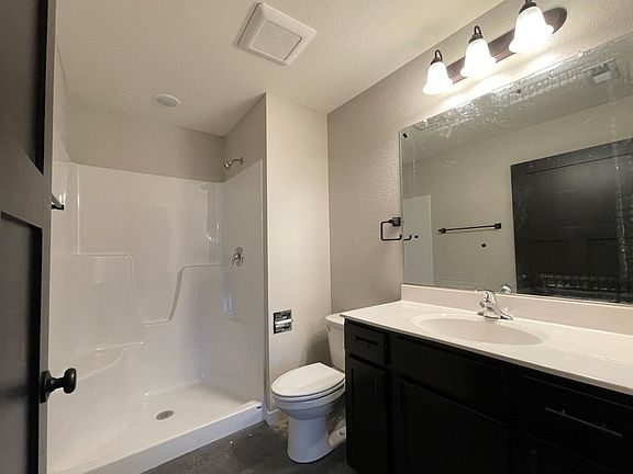 5th image of 3065 Gateway Dr Unit 7