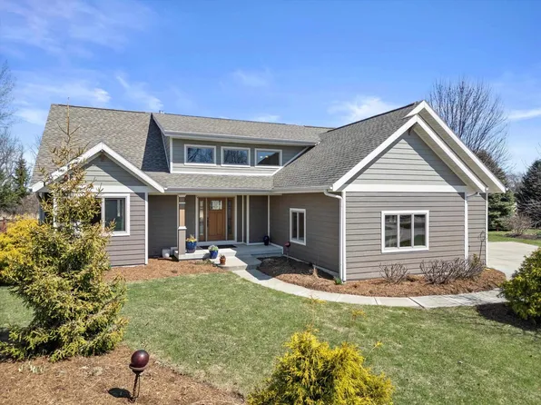 2818 Sunflower Drive, Fitchburg, WI 53711