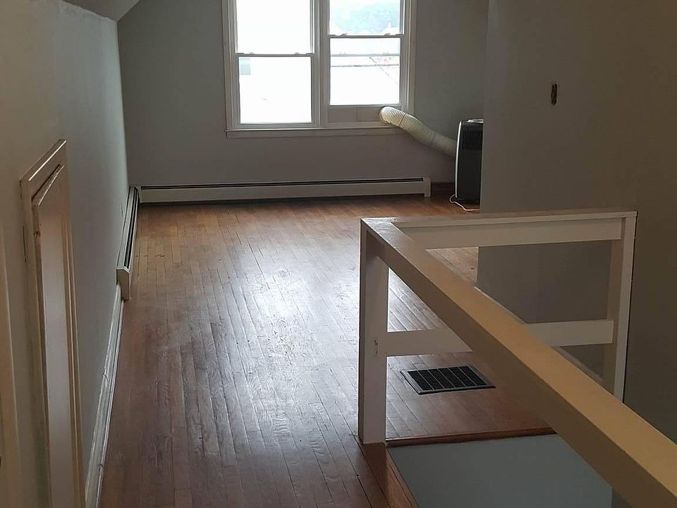 2nd image of 914 Kinwat Ave