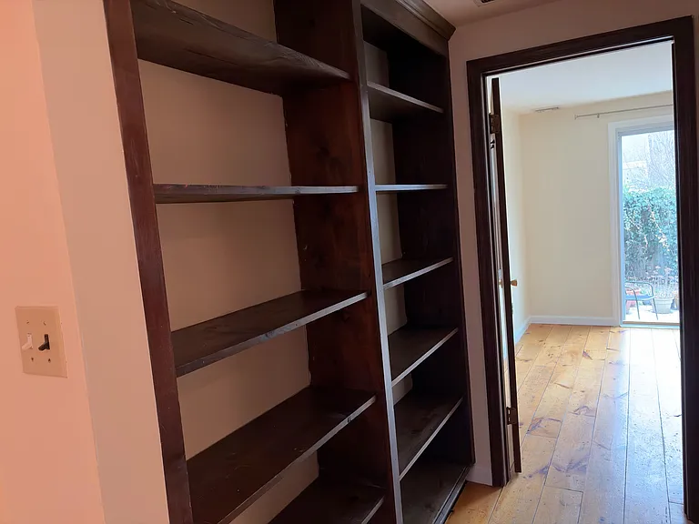 110 Robbins St — Photo 5