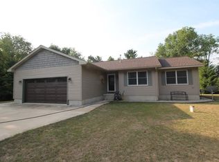 5191 S Riverview Dr, Lake City, MI 49651