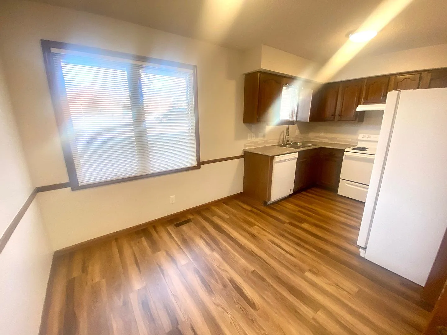 2 Bedroom and 1 Bathroom Town House Available to tour September 1st, 2026! — Photo 4