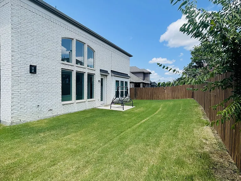 305 Cypress Hill Dr — Photo 37