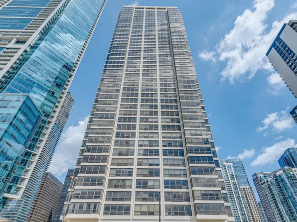 360 E Randolph St APT 1207, Chicago, IL 60601
