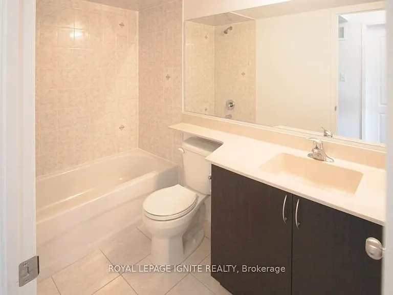 35 Hays Blvd #13 — Photo 4
