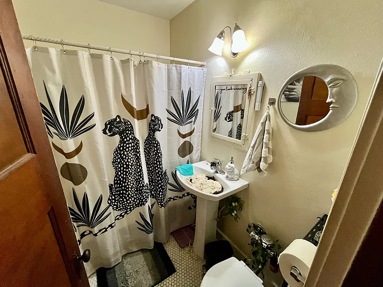 4422 N Oakland Ave — Photo 19