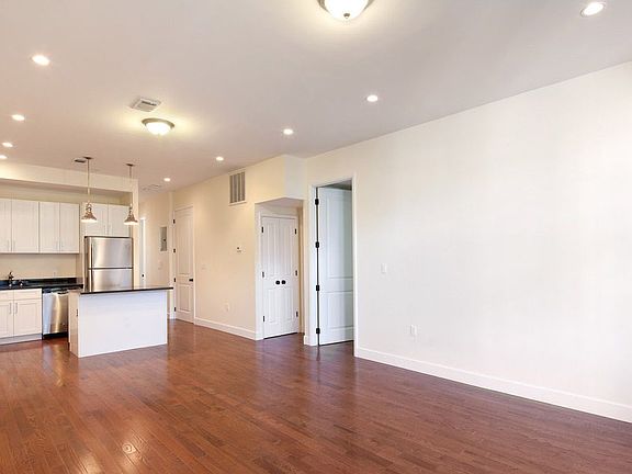4th image of 190 President St APT 3