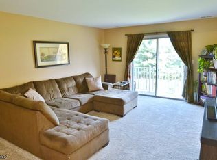 18 Gracie Rd, East Hanover, NJ 07936