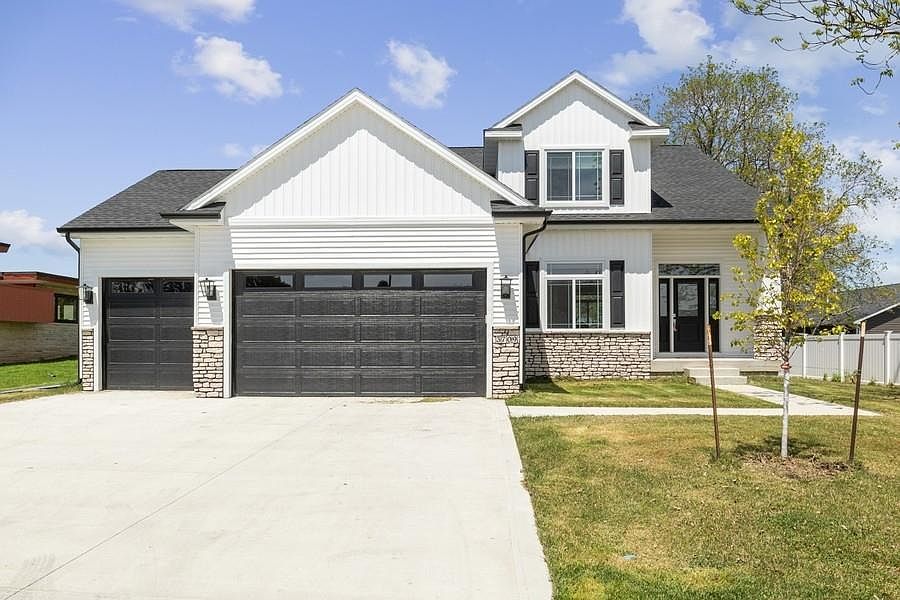 3709 Coy St, Ames, IA 50014 Zillow