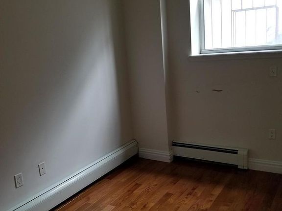 5th image of 2525 Newtown Ave Ph 1