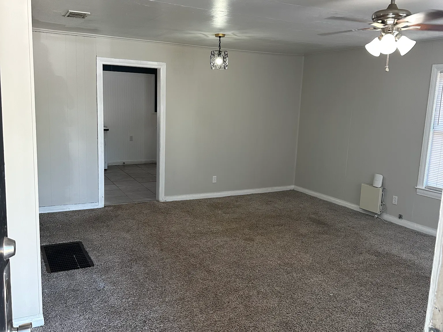 2 bed, 1012 sqft, $1,275 — Photo 3