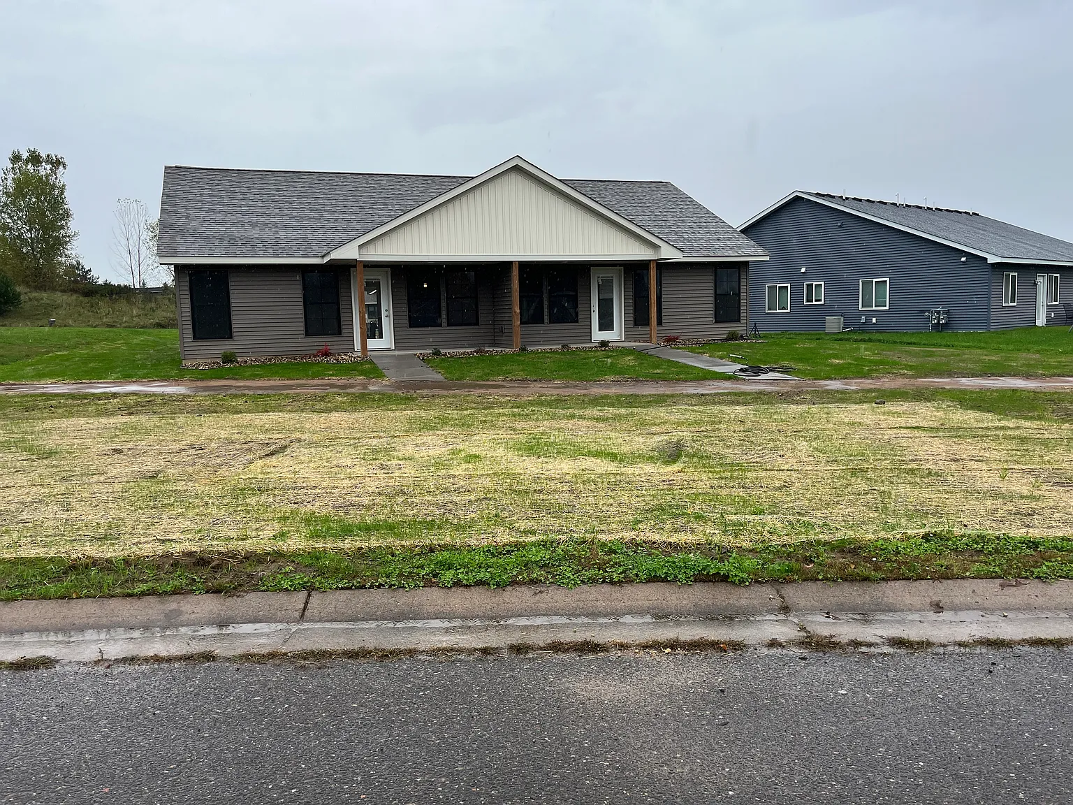 227 Coves Ct — Photo 1