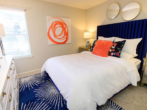 3rd image of 100 Windsor Park Ln #519