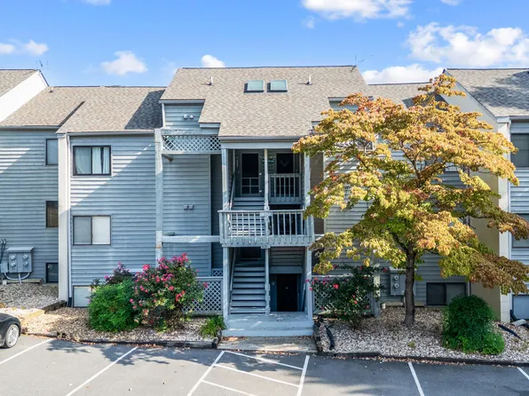 150 Sailors Cove Dr #1218, Moneta, VA 24121