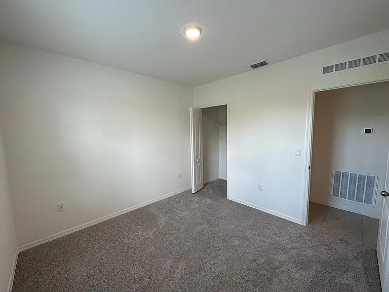 2290 Tropicana Dr — Photo 17