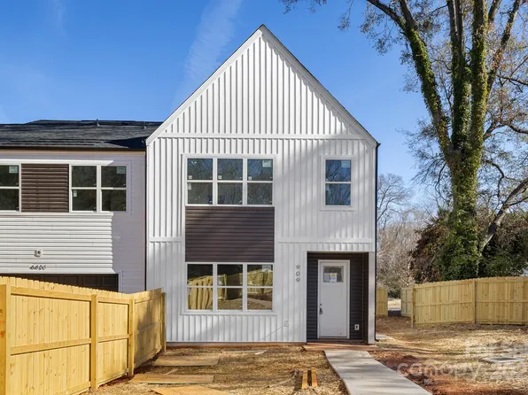 909 S Hoskins Rd, Charlotte, NC 28208