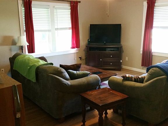 4th image of 45 Garland Ln