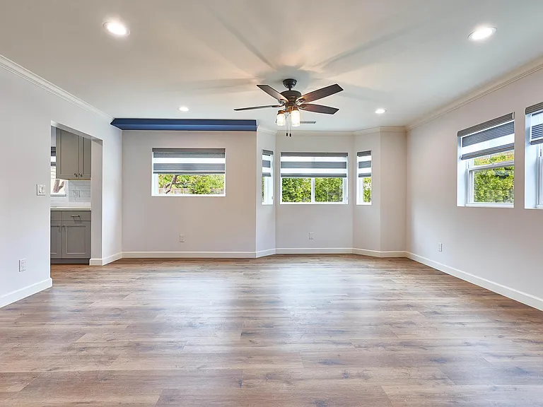161 S Kingsley Dr — Photo 18