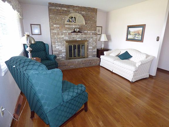 3rd image of 7629 Delview Dr