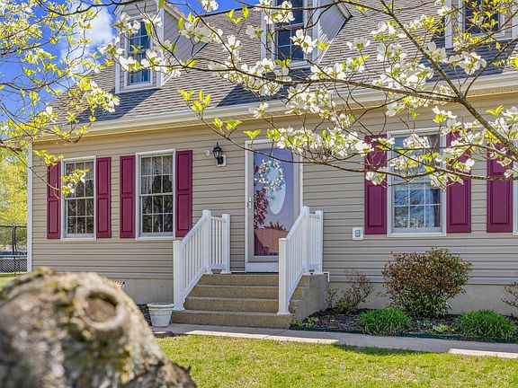 4th image of 45 Ledyard Ct