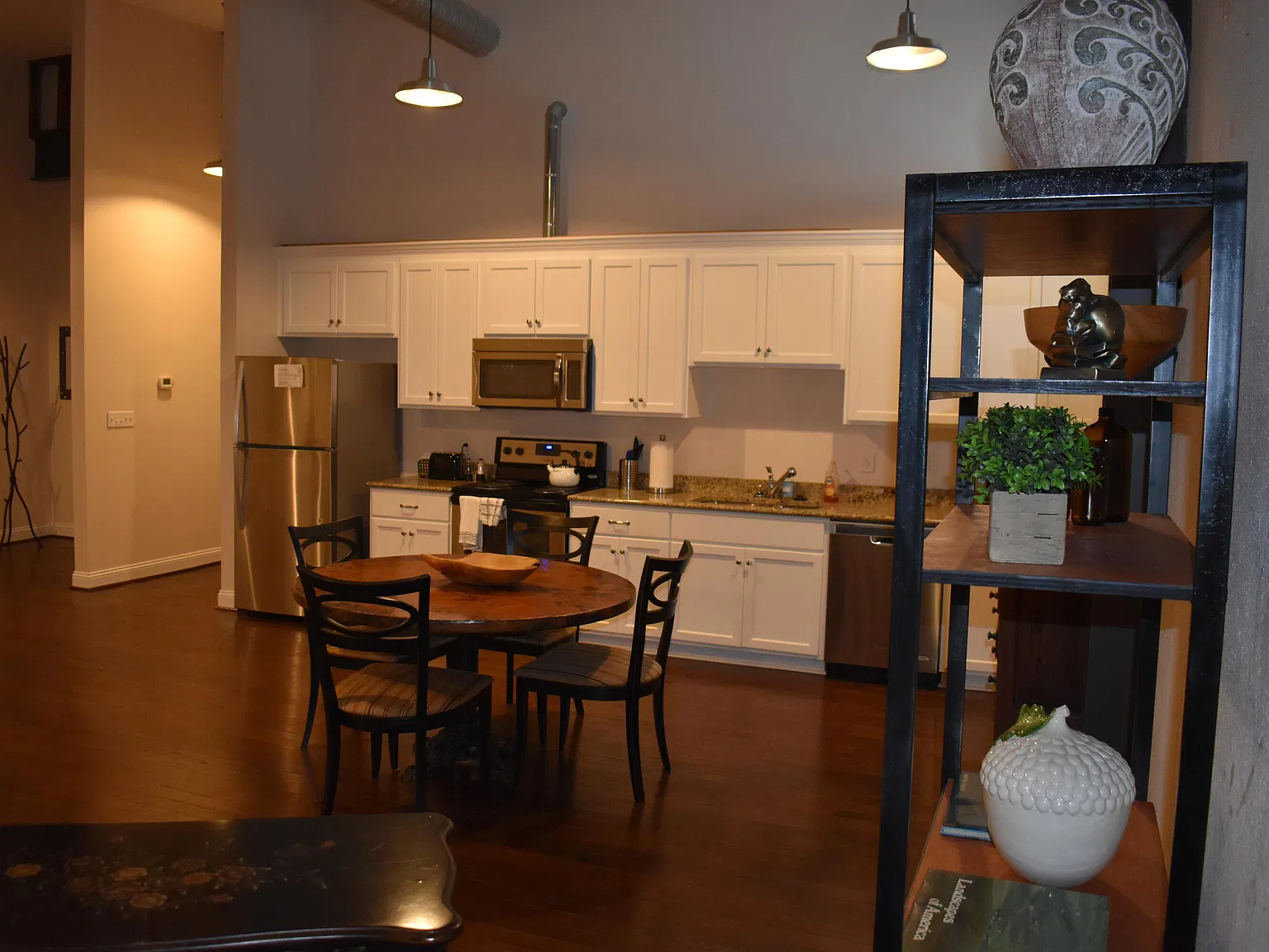 1 bed, 1.0 bath, 1161 sqft, $1,250 — Photo 4
