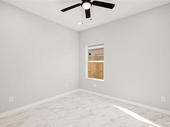 5th image of 1025 N Woodson Ave #2