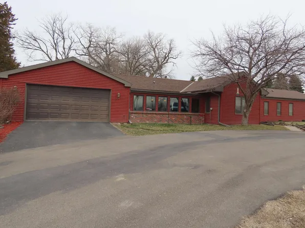435 S 11th St, David City, NE 68632