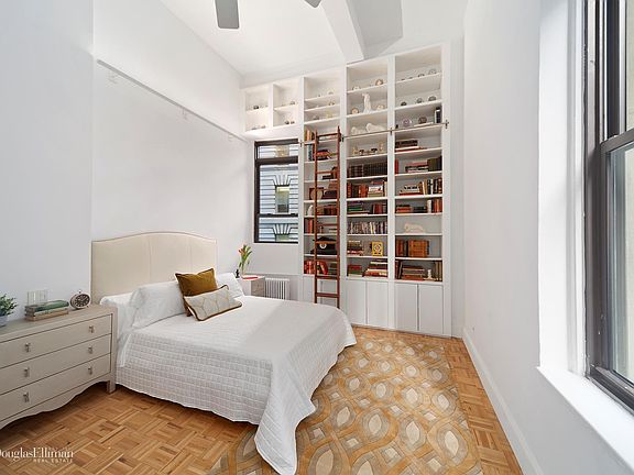 5th image of 3 Hanover Sq APT 3D