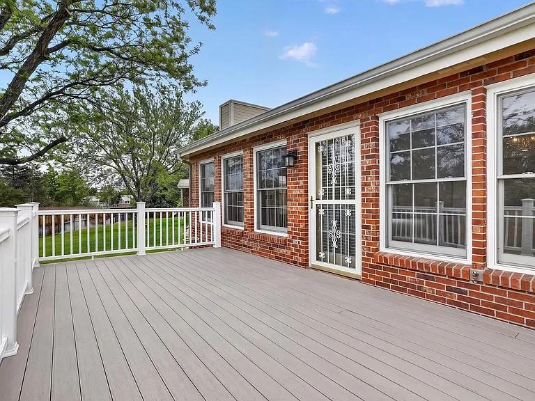 8970 Greenwich Ct — Photo 25