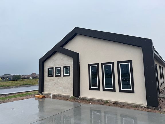 3rd image of 513 Hope Dr #16