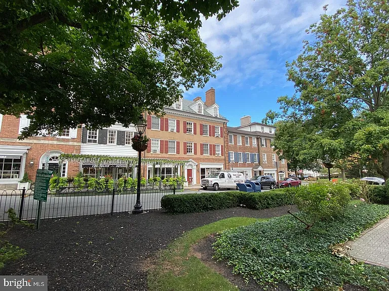 25 Palmer Sq W #G — Photo 4