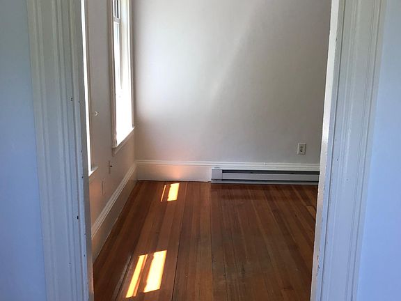 5th image of 240 Washington St