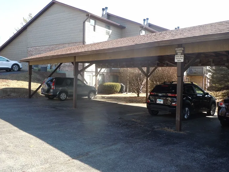 137 Sandridge Dr — Photo 10
