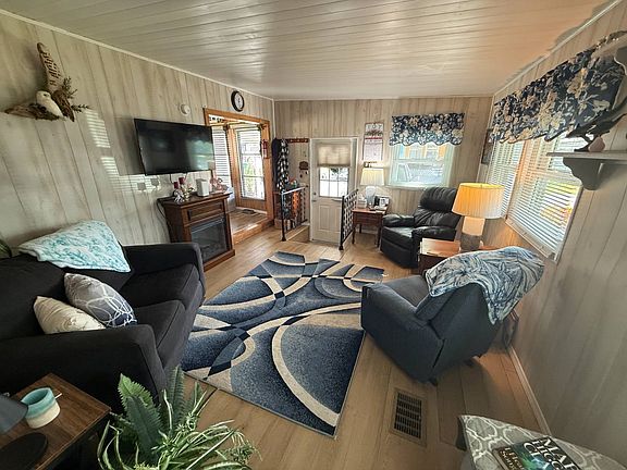 4th image of 1216 Marlin Ln