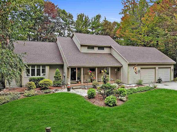 4th image of 12 Twin Oaks Dr