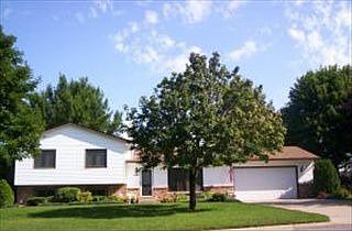 1st image of 880 Crestview Ln NE