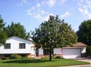 880 Crestview Ln NE, Owatonna, MN 55060