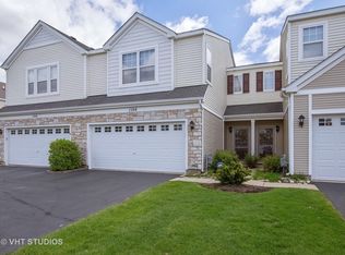1508 Glacier Trl, Carpentersville, IL 60110