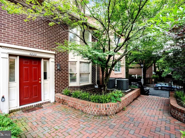 4223 N Carlin Springs Rd, Arlington, VA 22203