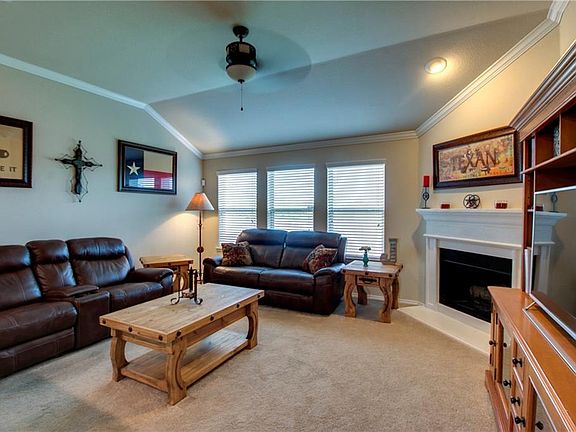5th image of 537 Peach Ln