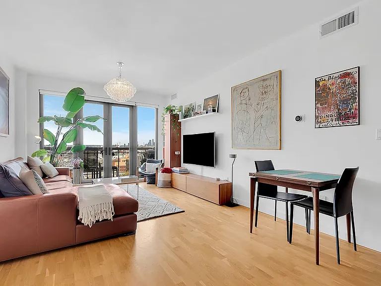 500 4th Ave #9L — Photo 1