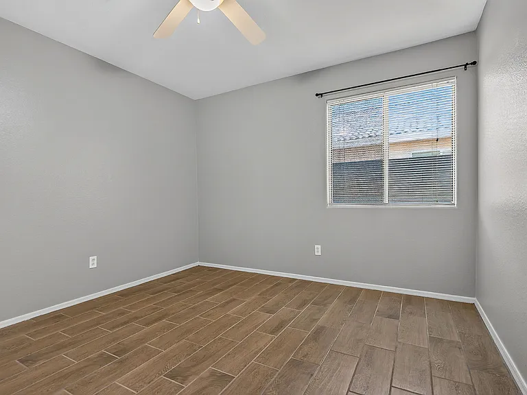 15542 N 136th Ln — Photo 18