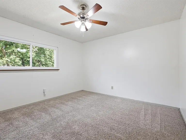 4118 Garden Springs Dr — Photo 20